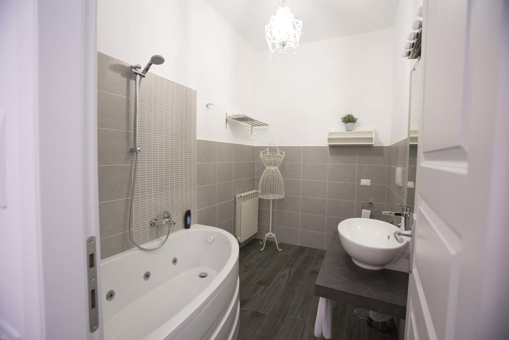 Testaccio Village Guesthouse โรม ภายนอก รูปภาพ